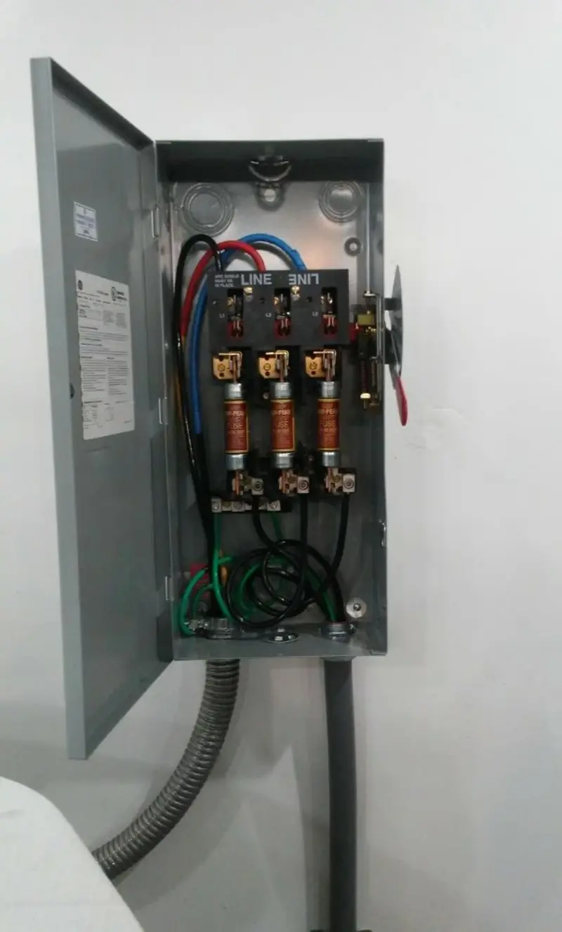 Three-phase disconnect switch installed for Smoke Detector Installation in Boyes Hot Springs